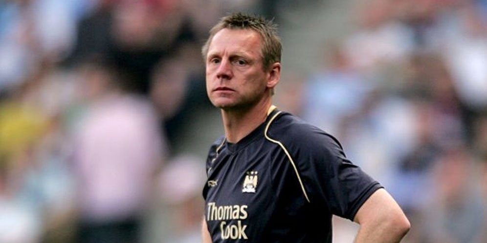 9. Stuart Pearce - Nottingham Forest, Newcastle United, West Ham, dan Manchester City
