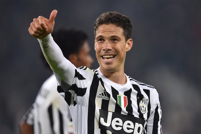 14. Hernanes