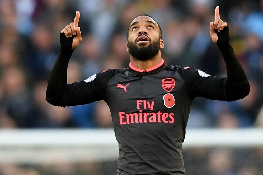 Mertesacker Sanjung Lacazette Sebagai Pemain Top di Arsenal