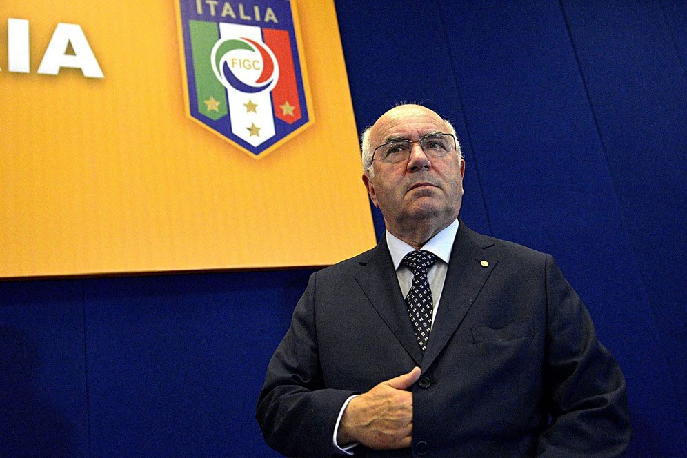 Bila Punya Martabat, Tavecchio Harusnya Mundur Dari FIGC