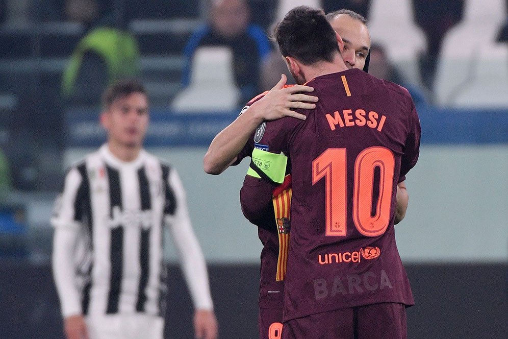 Video: Fans Juve Beri Aplaus Untuk Messi, Standing Ovation Untuk Iniesta