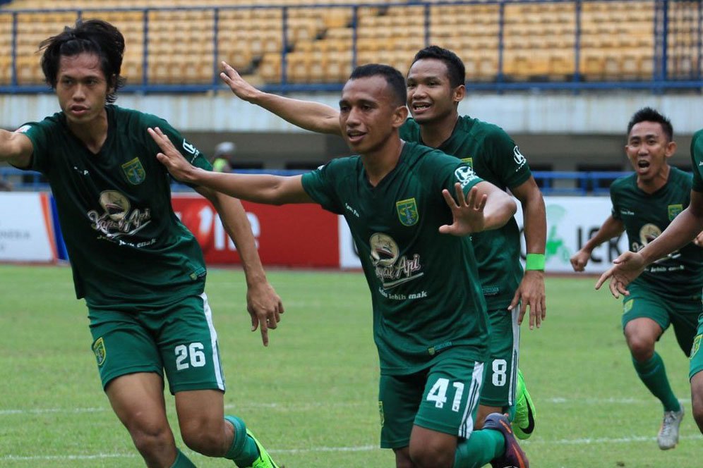 Irfan Jaya Raih Gelar Pemain Terbaik Liga 2