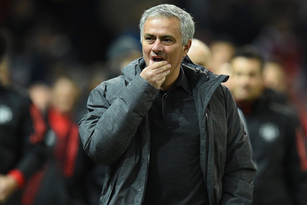 Manajemen MU Tak Restui Keinginan Mourinho Gaet Lemar