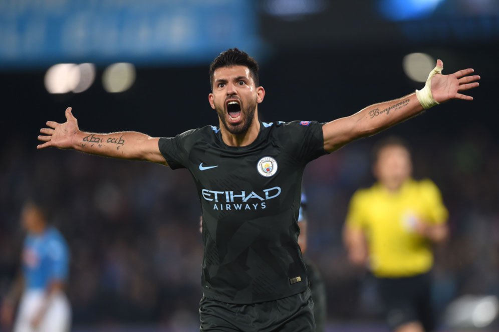 Aguero Tak Pikirkan Kontraknya di Manchester City