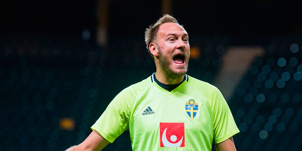 Perkuat Lini Pertahanan, MU Bidik Kapten Timnas Swedia