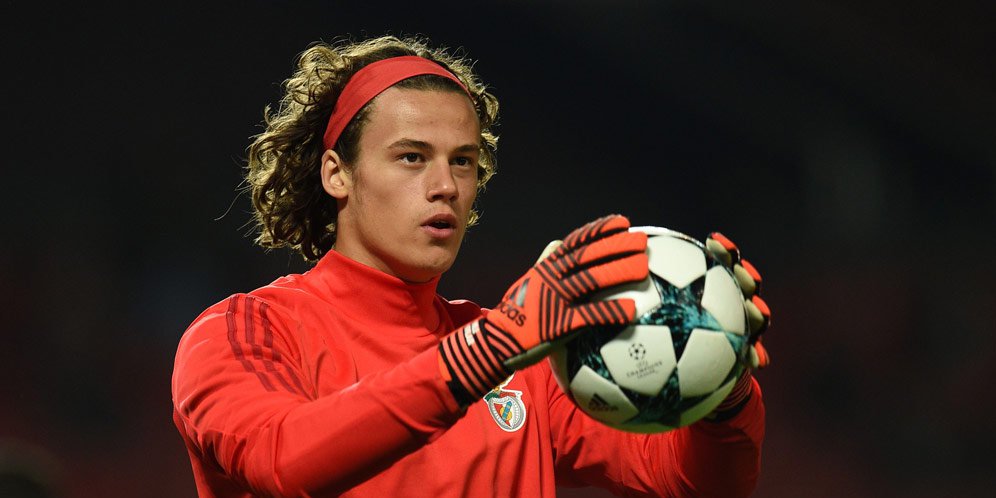 Mourinho Ingin Datangkan Penjaga Gawang Mile Svilar