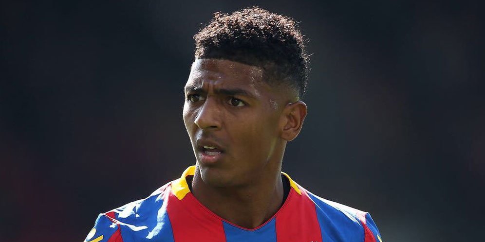 Kejutan, Man City Incar Van Aanholt