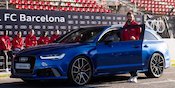 Video: Para Pemain Barca Dapat Mobil Dinas Mewah dari Audi Video: Para Pemain Barca Dapat Mobil Dinas Mewah dari Audi