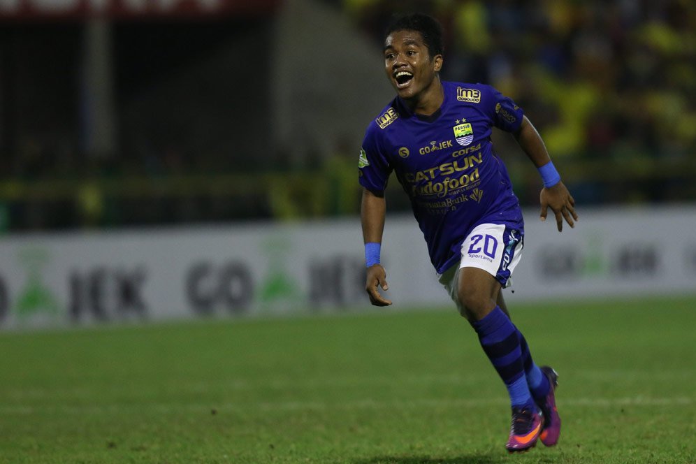 Tendangan Pemain Persib Ini Jadi Gol Favorit Liga 1 Indonesia