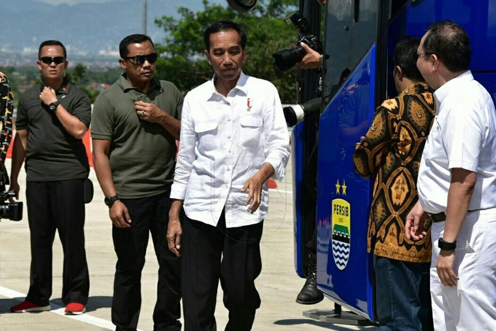 Ini Alasan Jokowi Pilih Bus Persib saat Jajal Tol Soroja