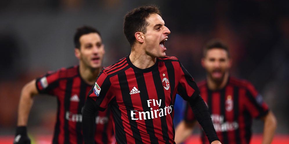 Giacomo Bonaventura rayakan golnya ke gawang Bologna.