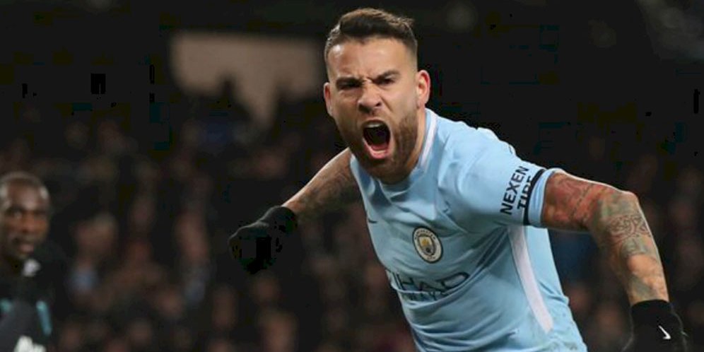 Guardiola: Otamendi Menjelma Superman di Manchester City