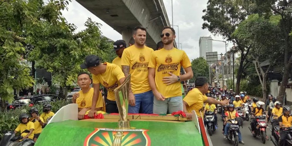 Ratusan Suporter Ramaikan Pesta Juara Bhayangkara FC