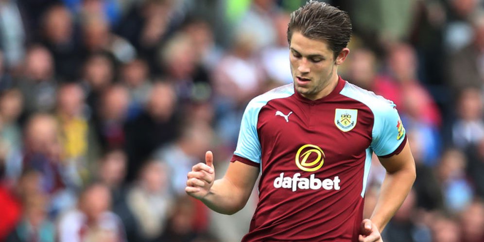 Diminati Liverpool, James Tarkowski Dibanderol Rp 890 Miliar