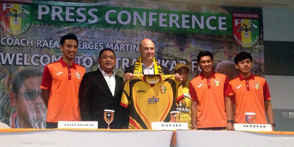 Rafael bersama Endri Erawan, dengan diapis Bayu Pradana dan Septian David Maulana.