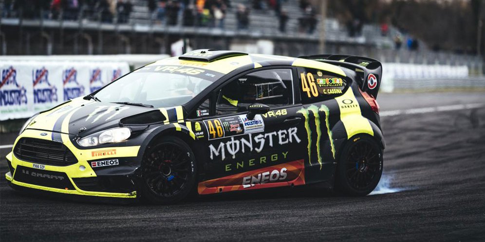 Valentino Rossi saat ikut Monza Rally Show 2017. (c) MotoGP