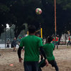 Unik, Timnas U-23 Latihan Voli Pantai dan di Lapangan Sintetis