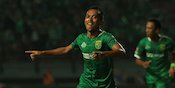 Selebrasi Gol Irfan Jaya Menyambut Kelahiran Anak Kedua Selebrasi Gol Irfan Jaya Menyambut Kelahiran Anak Kedua