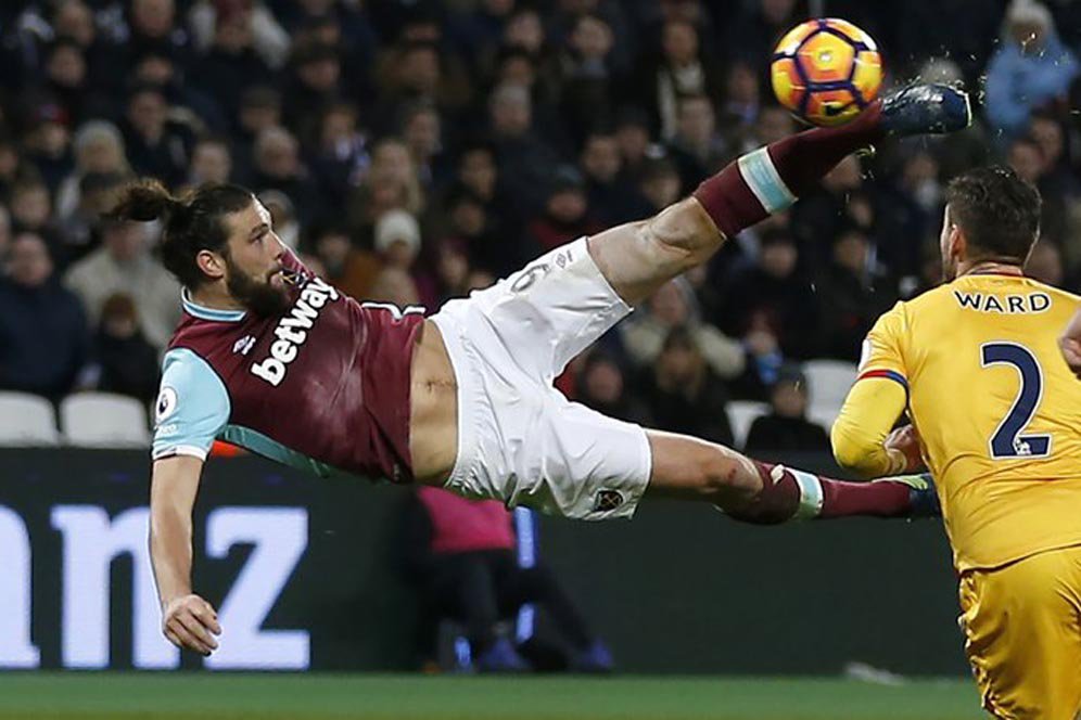 Paksa Chelsea Rogoh Kocek Dalam, West Ham Ogah Pinjamkan Carroll