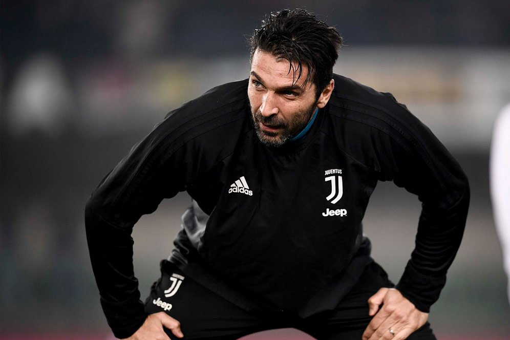 Sewa Jet Pribadi Untuk Hadiri Pemakaman Astori, Buffon Pakai Uang Sendiri