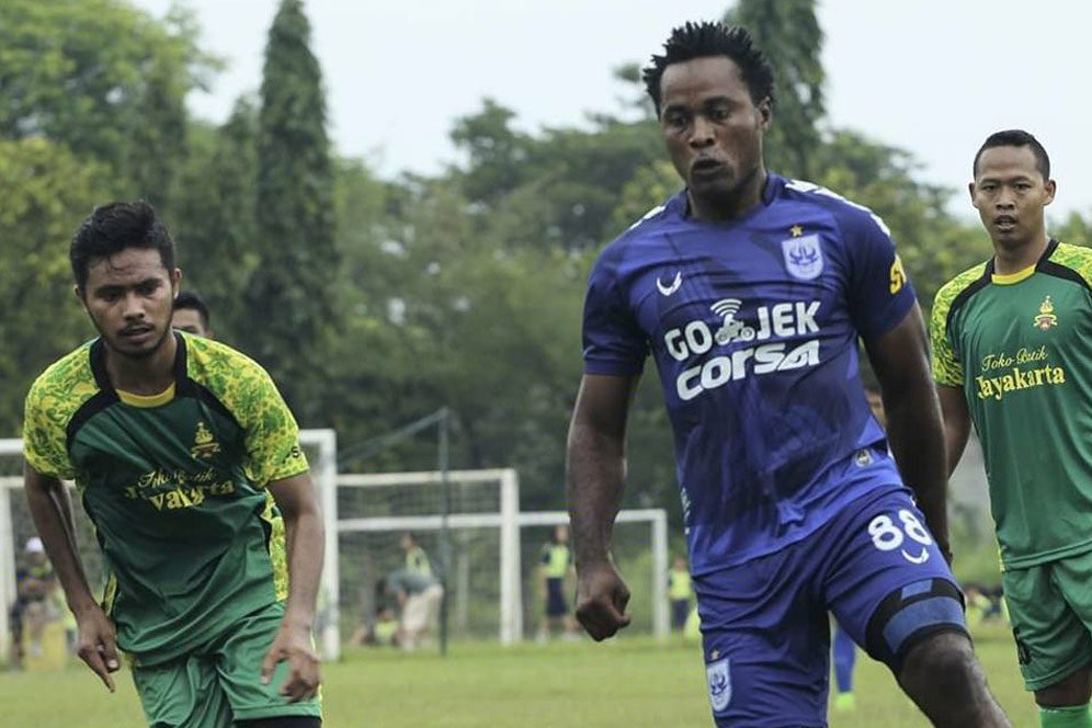 Arema FC Waspadai Teror Ibrahim Conteh Arema FC Waspadai Teror Ibrahim Conteh