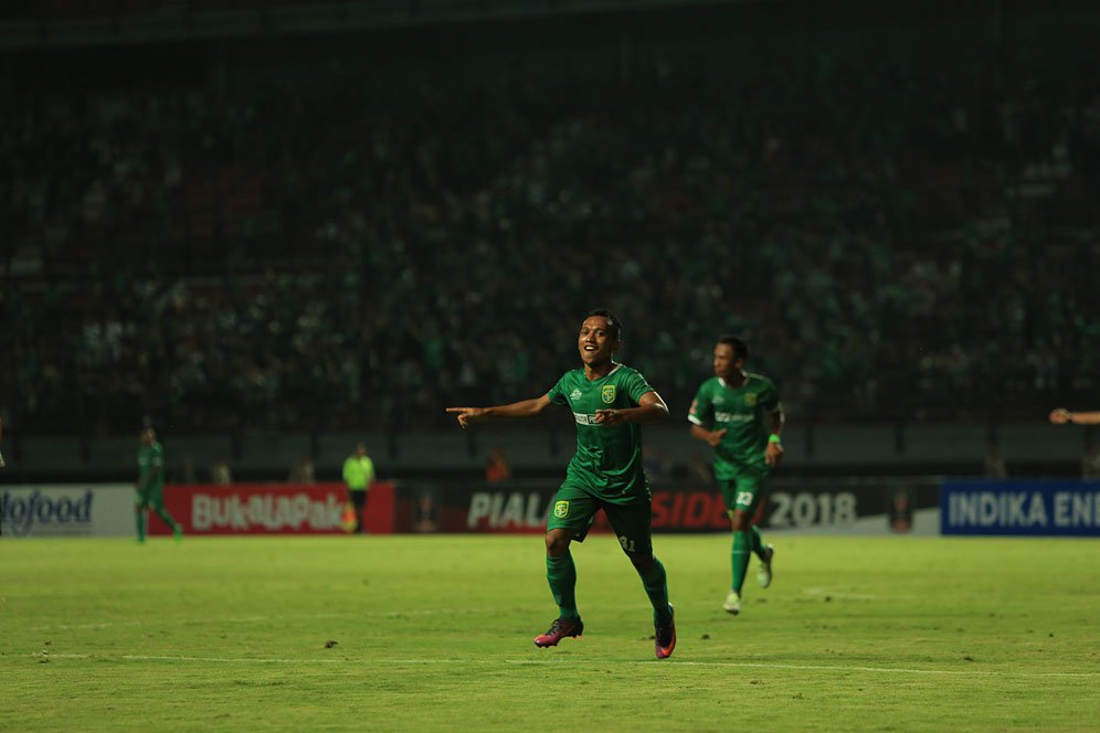 Kembali dari Timnas, Irfan Jaya Makin Trengginas