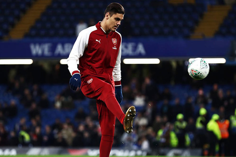 Arsenal Resmi Pinjamkan Konstantinos Mavropanos