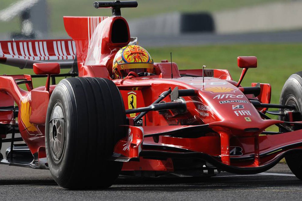Saat Valentino Rossi Bikin Michael Schumacher Terperangah