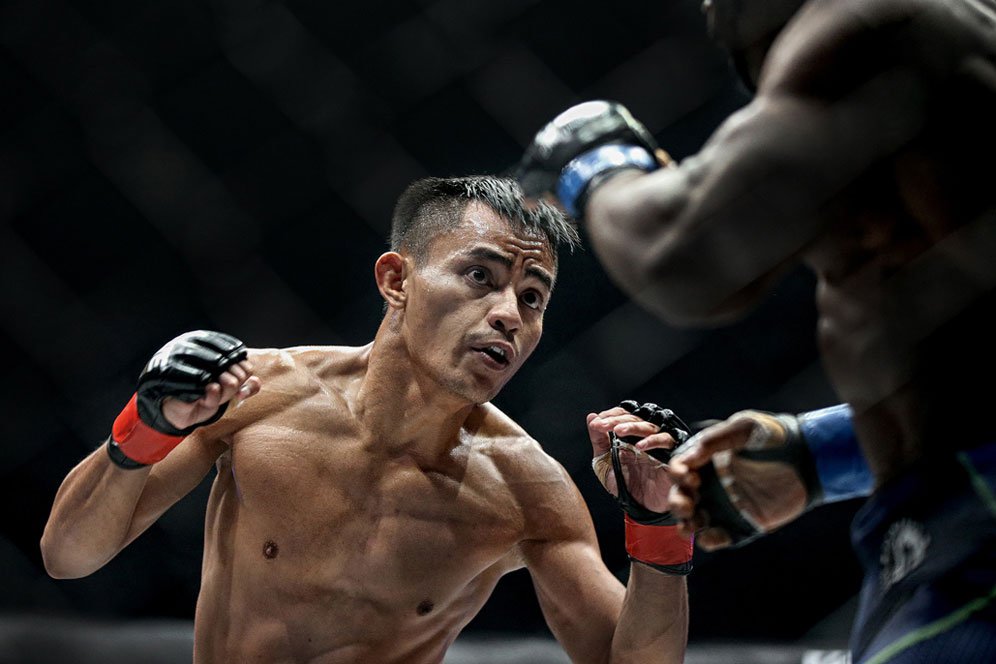 Stefer Rahadian Mimpikan Sabuk One Flyweight World Championship