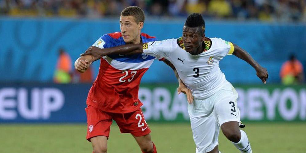Tren Patung Absurd Berlanjut, Kini Asamoah Gyan Jadi Korbannya