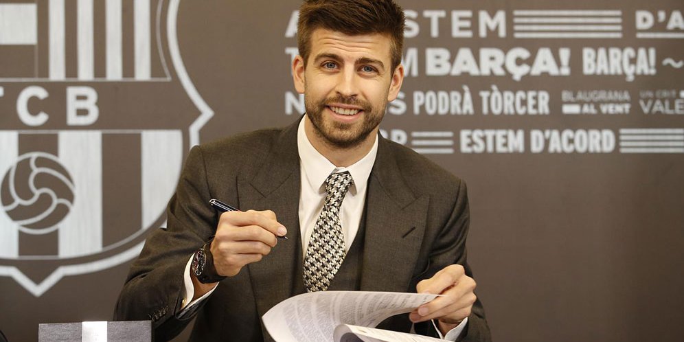 Presiden Barcelona Indikasikan Pique Belum Teken Kontrak Terakhir