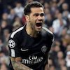 Cemburu, Alves Ingin Barter Trofi Dengan Buffon