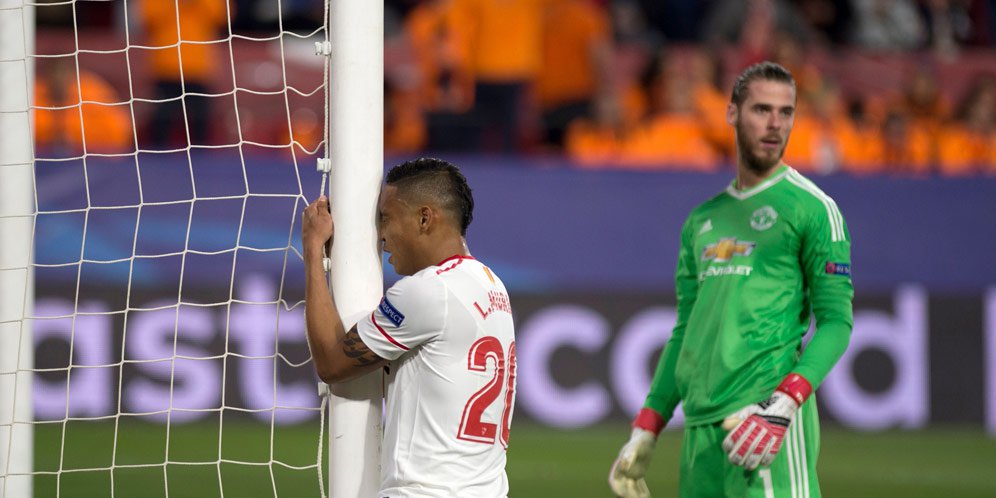 8 Penyelamatan De Gea, Setara van der Sar vs Barcelona