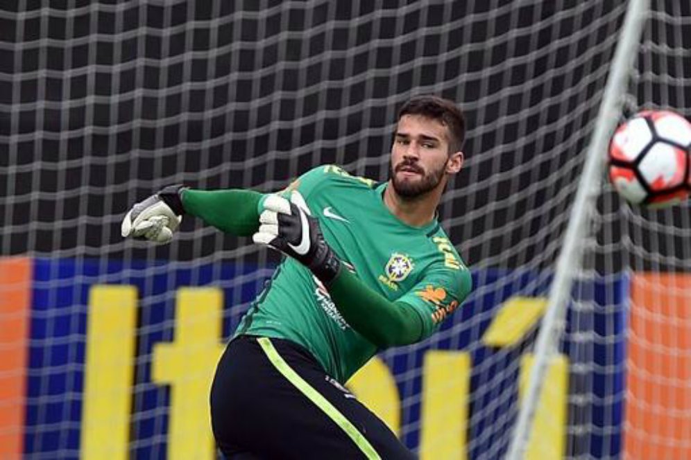 Jalan Liverpool Gaet Alisson Kini Terbuka