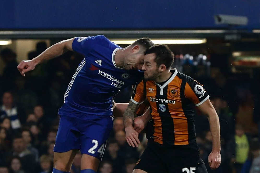 Cahill Terkejut Dengar Ryan Mason Pensiun Dini setelah Adu Fisik dengannya