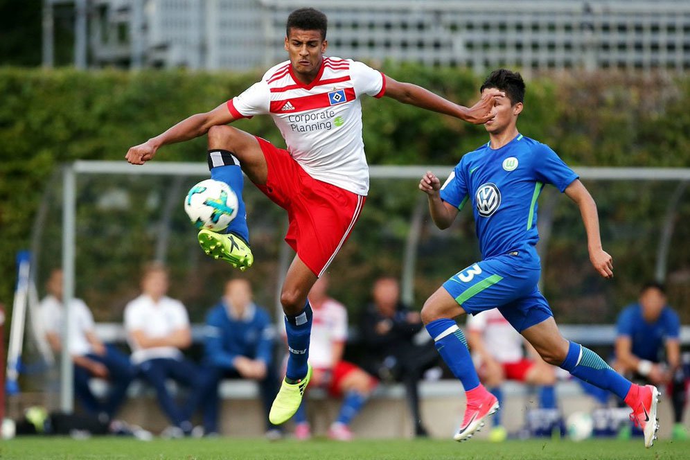 Arsenal Incar Remaja Hamburg