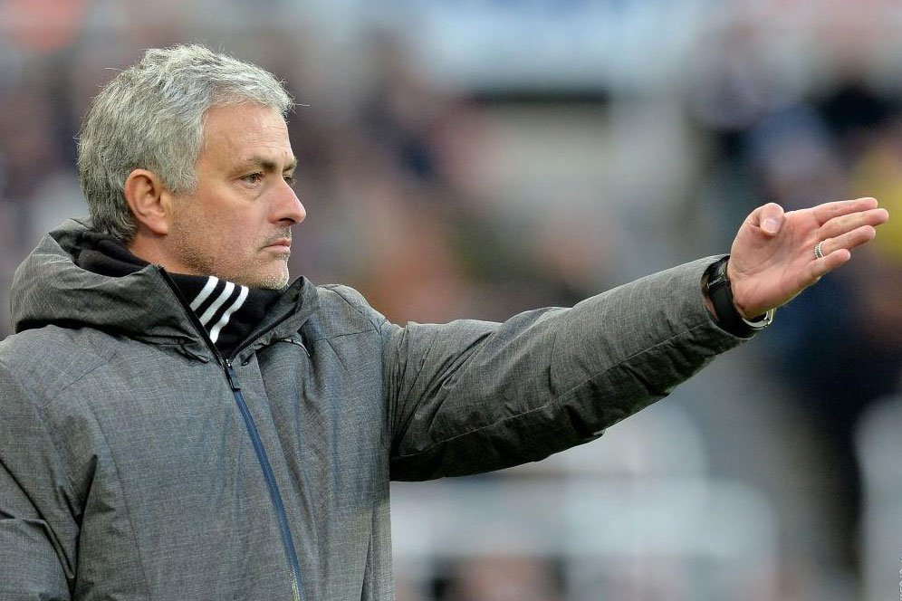 Mourinho: Manchester United Perlu Datangkan Gelandang