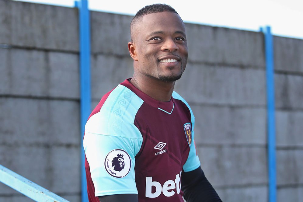 Evra Resmi Gabung West Ham