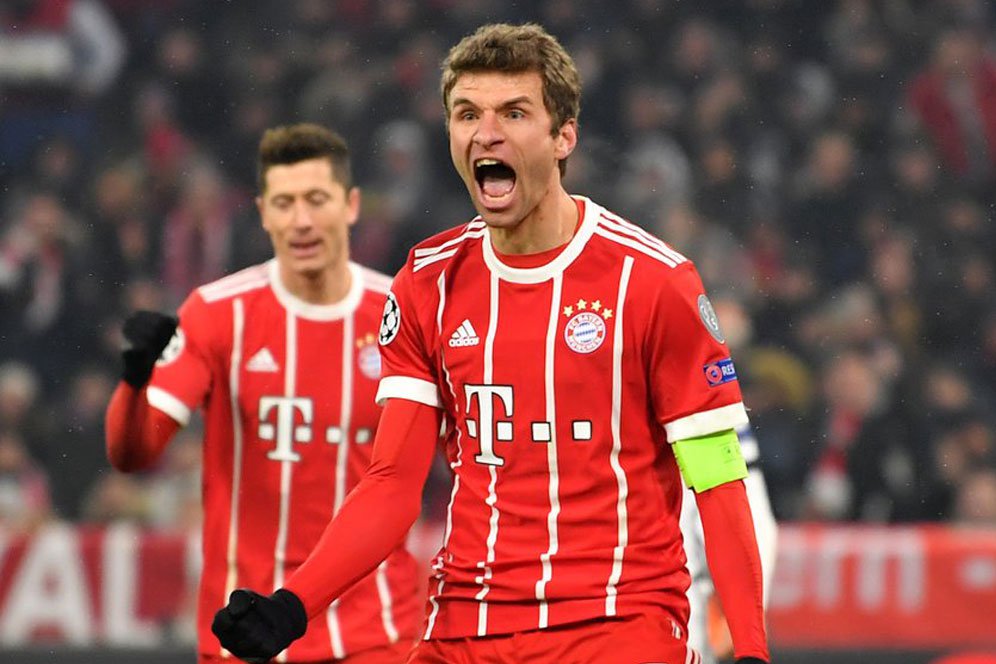 Babat Besiktas, Muller Lakukan Hal Nyleneh ini