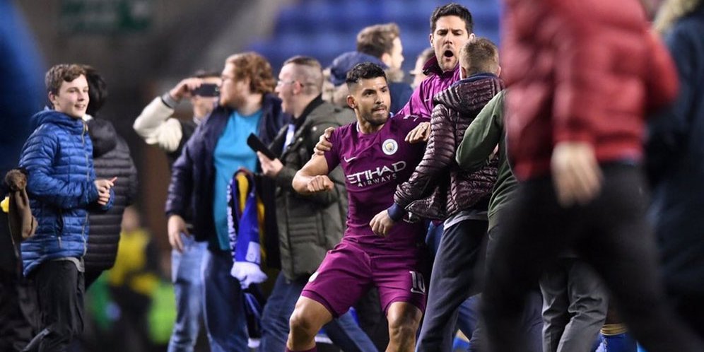 Bentrok dengan Suporter, Aguero Lolos dari Hukuman