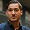 Francesco Totti Temui Penggemarnya yang Terbangun dari Koma Berkat Pesan Video Darinya