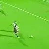 Video: Gol Pemain Ini Keren Banget Video: Gol Pemain Ini Keren Banget