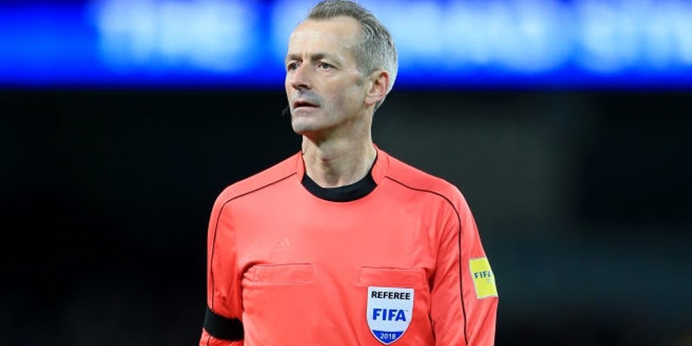 Wasit Atkinson Sengaja 'Simpan' Kartu di Italia vs Argentina