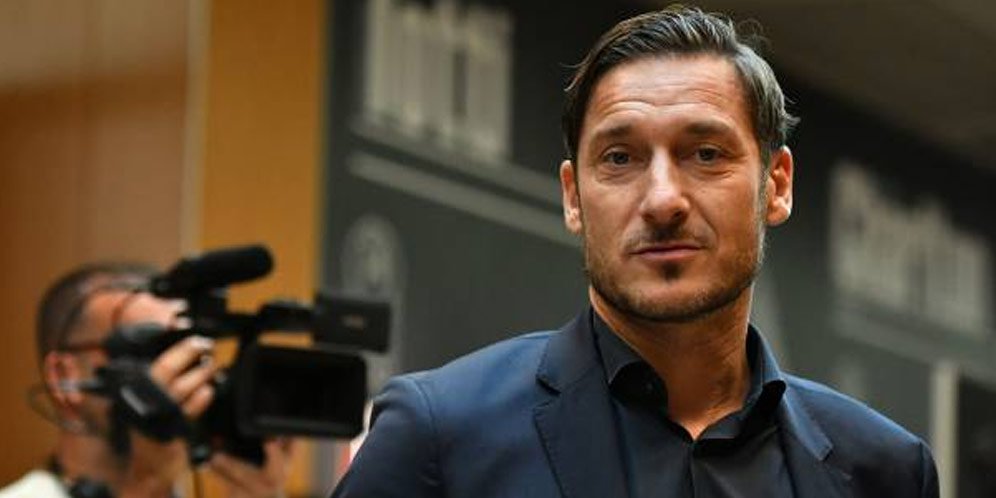 Monchi: Totti Adalah Pahlawan Super Di Roma