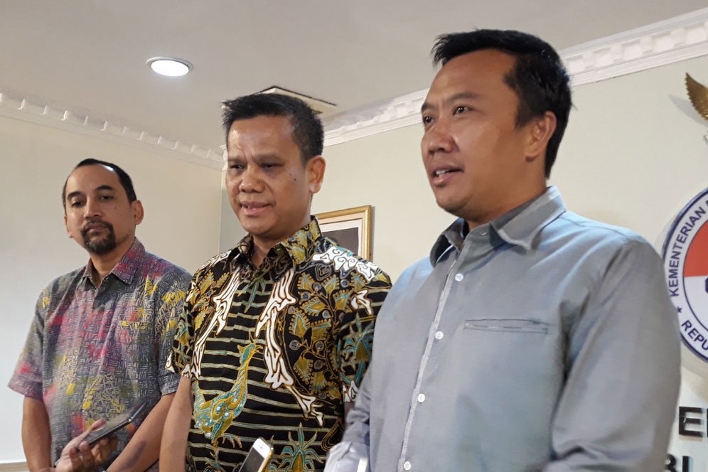 PT LIB Laporkan Hak Siar Liga 1 2018 pada Menpora