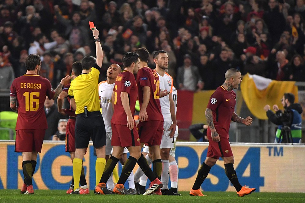 Video: Tarik Jersey Dzeko, Pemain Shakhtar Dikartu Merah Langsung