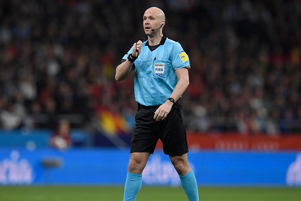 Wasit Piala Dunia 2018 Tak Mudah Angkat Bendera Offside