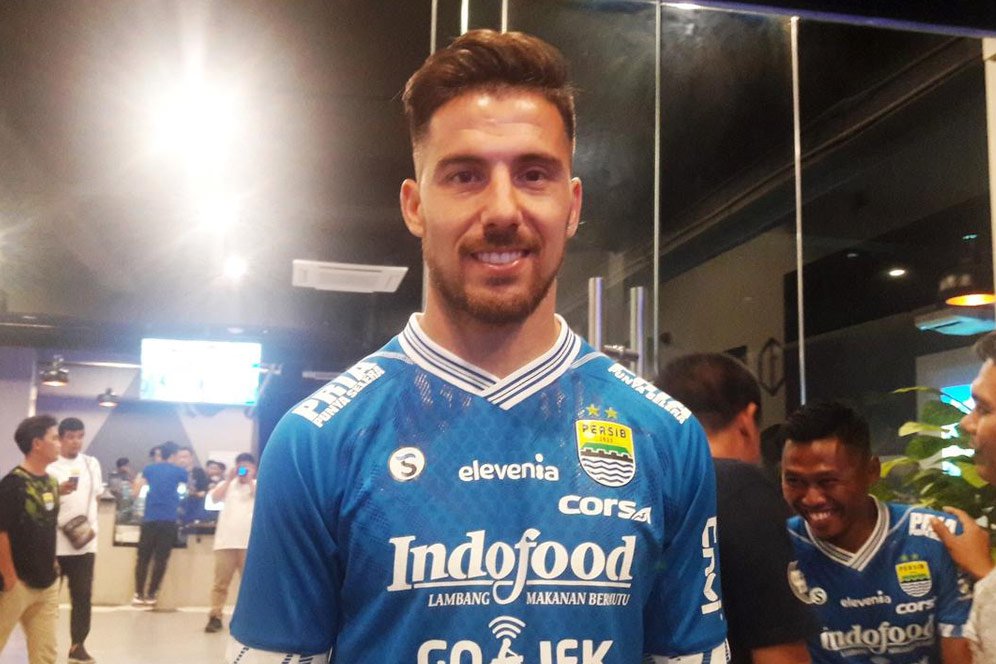 Bahagianya Bauman Gabung Persib Bandung