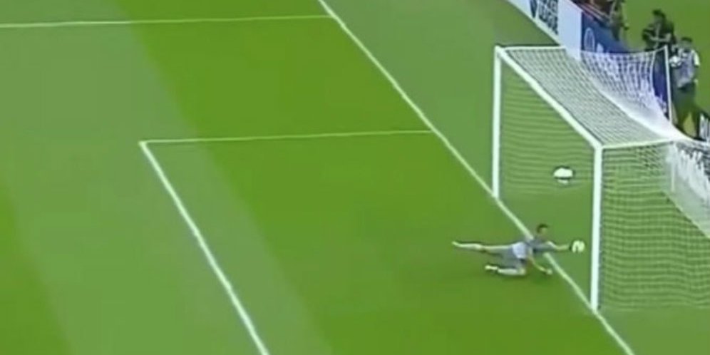 Video: Perjuangan Gigih Kiper Gagalkan Gol Ini Layak 