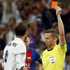 Wasit El Clasico, Tiga Kartu Merah untuk Madrid dan Anulir Gol Barca